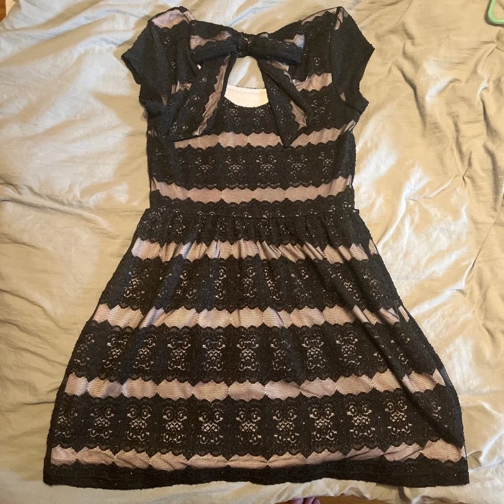 Dress - Picture 3 of 5
